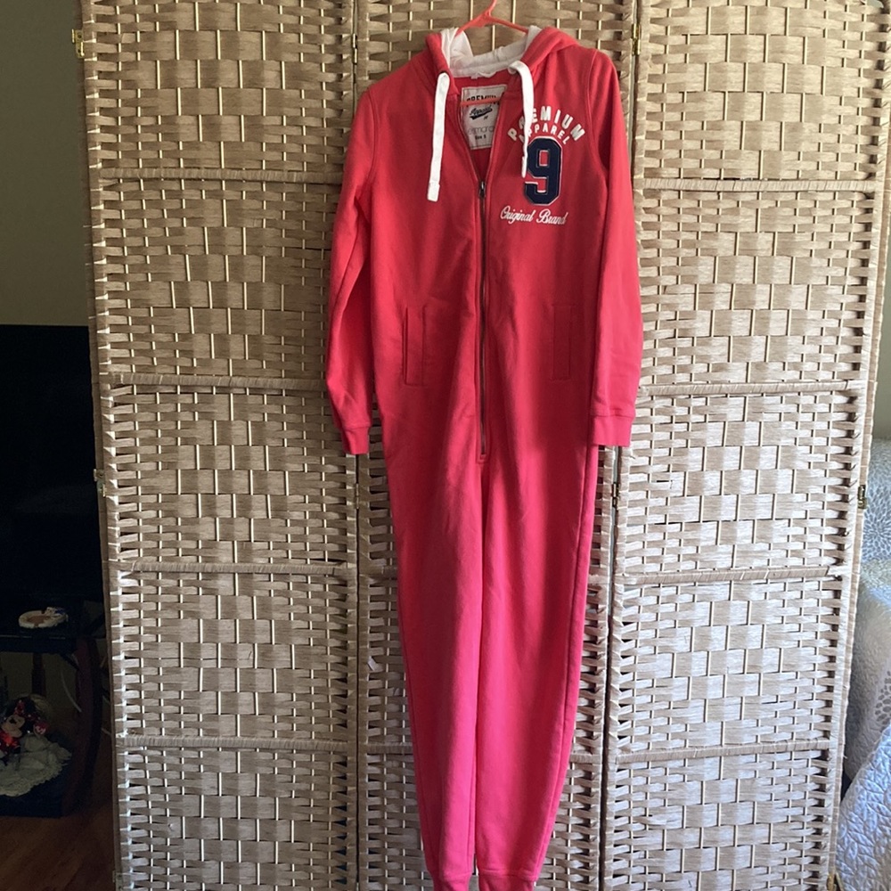 NWOT Coral Jumper #S w/hoodie Premium apparel by Esmara. Never worn just washed.